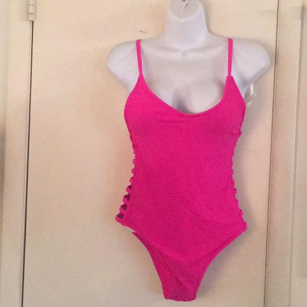 🎊PRICE DROP🎊 New Hot Pink Swimsuit 🛍